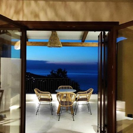 Peri Elxis Luxury Suites Mourésion Eksteriør billede